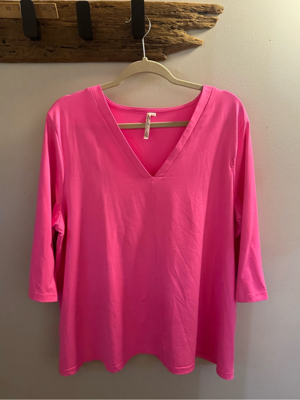 Lulu-B Women’s V-Neck Long Sleeve Top - tropical pink  UPF-50 size XL